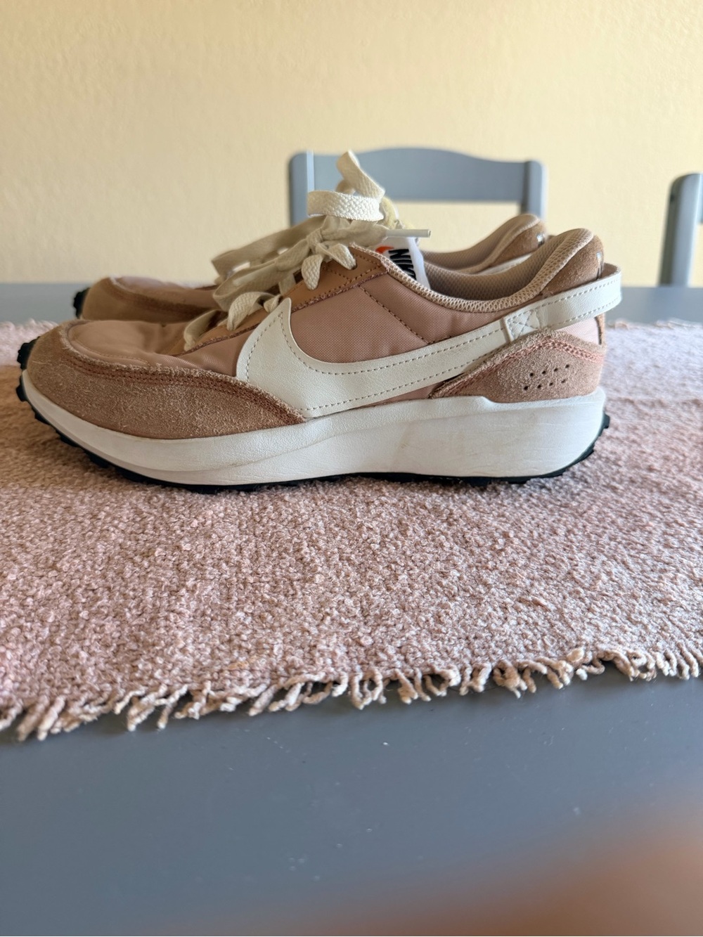 Women’s Nike waffle debut suede sneakers shoes size 8